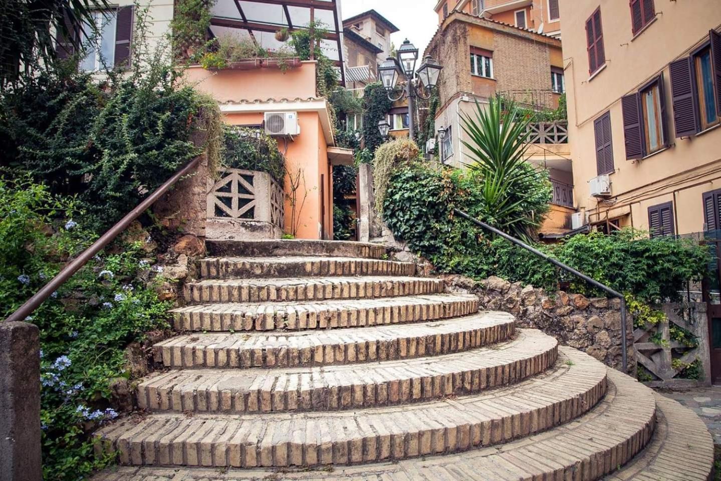 Il piccolo borgo di Trastevere Roma Esterno foto